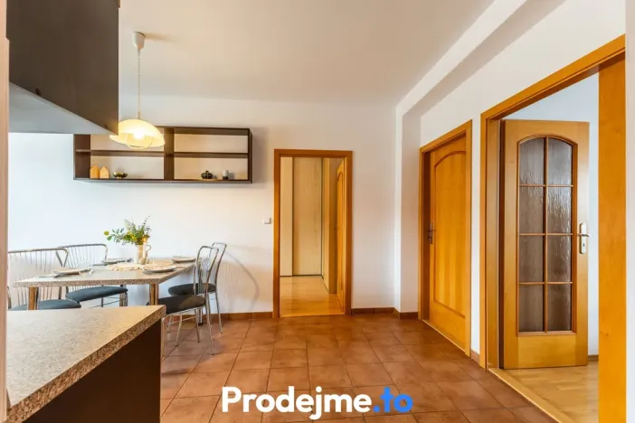 Prodej bytu 3+1, Znojmo, náměstí Svobody, 95 m2