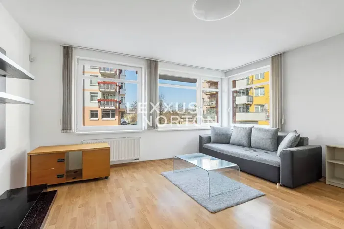 Prodej bytu 1+kk, Praha - Libeň, Nad Okrouhlíkem, 47 m2