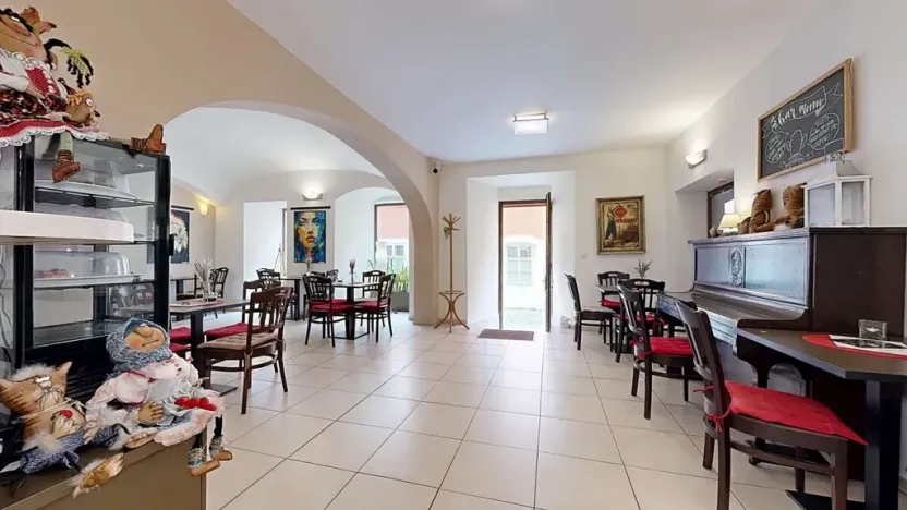 Prodej obchodního prostoru, Chrudim, Resselovo náměstí, 121 m2