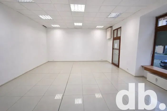 Pronájem obchodního prostoru, Karlovy Vary, Dr. Davida Bechera, 55 m2