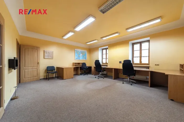 Prodej komerční nemovitosti, Šumperk, nám. Míru, 200 m2