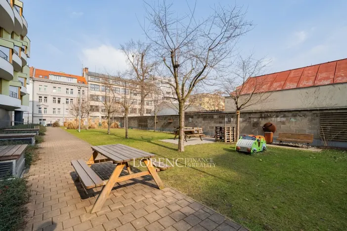 Pronájem bytu 2+kk, Praha - Libeň, Ocelářská, 65 m2