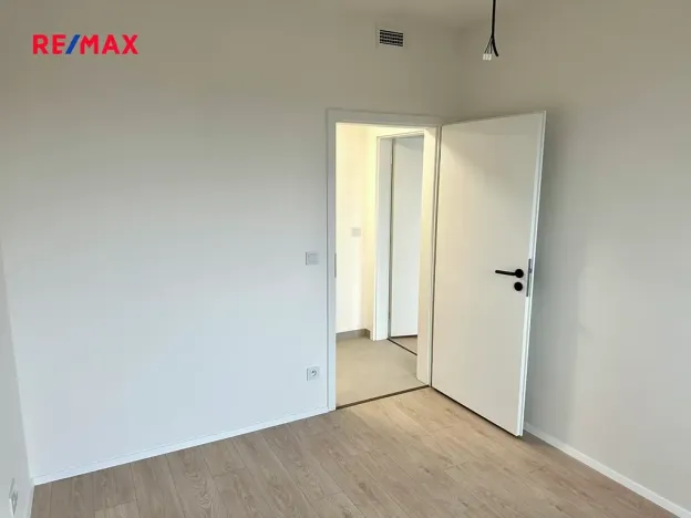 Pronájem bytu 2+kk, Praha - Strašnice, Strančická, 48 m2