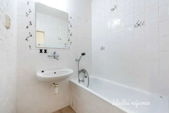 Pronájem bytu 2+1, Praha - Háje, Starobylá, 60 m2