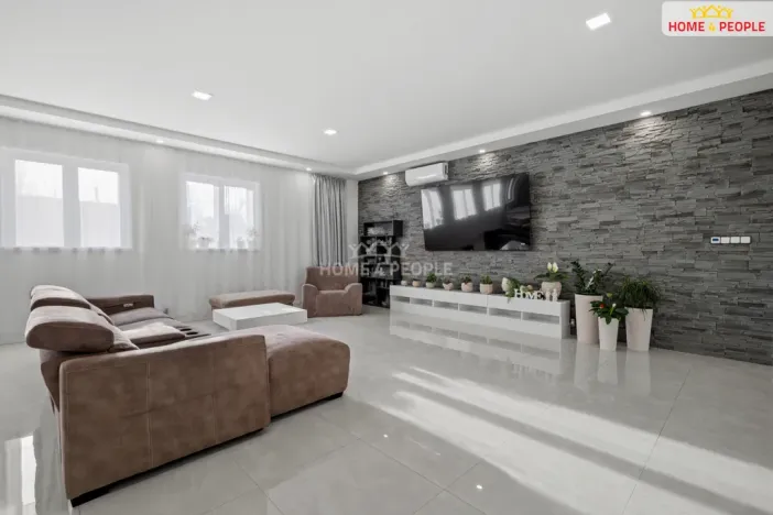 Prodej komerční nemovitosti, Rostoklaty - Nová Ves II, 166 m2