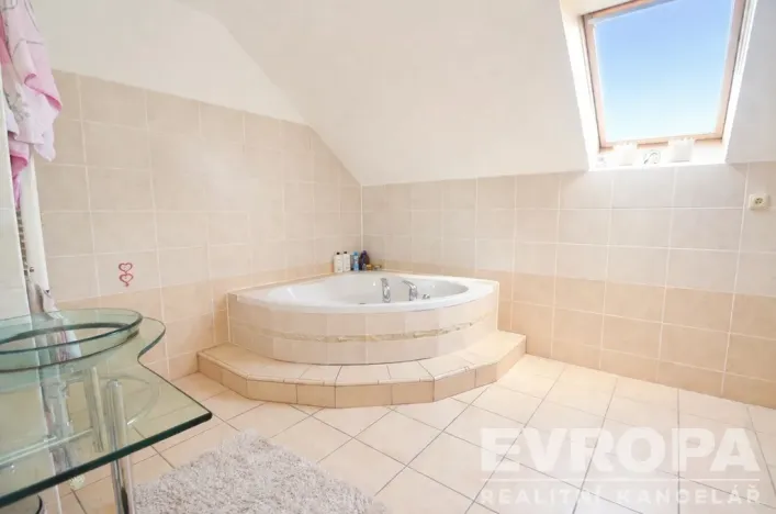 Pronájem rodinného domu, Velké Přílepy, Seifertova, 170 m2