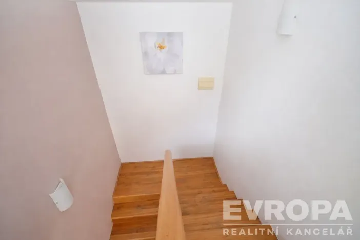 Pronájem rodinného domu, Velké Přílepy, Seifertova, 170 m2