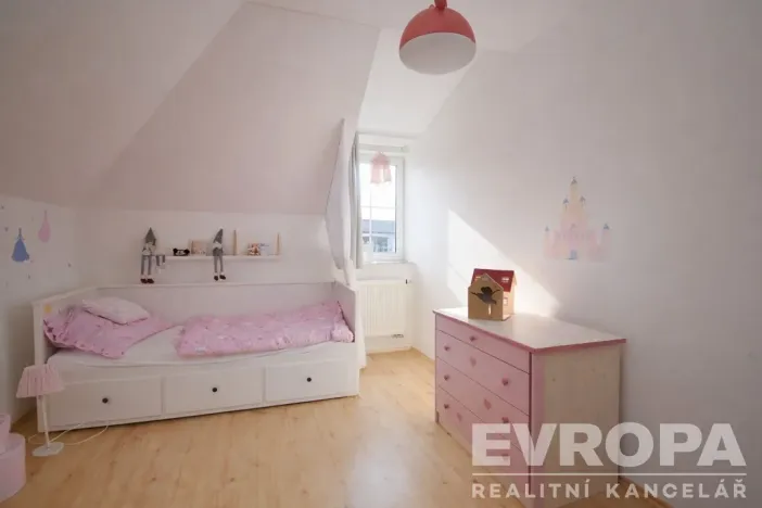 Pronájem rodinného domu, Velké Přílepy, Seifertova, 170 m2