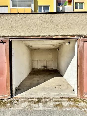 Pronájem garáže, Brno, Urxova, 18 m2