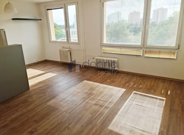 Pronájem bytu 3+kk, Praha, Novodvorská, 66 m2