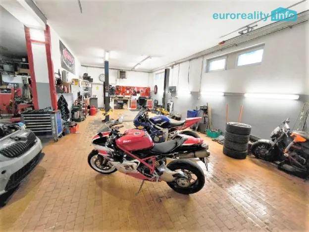 Prodej obchodního prostoru, Dobrná, 288 m2