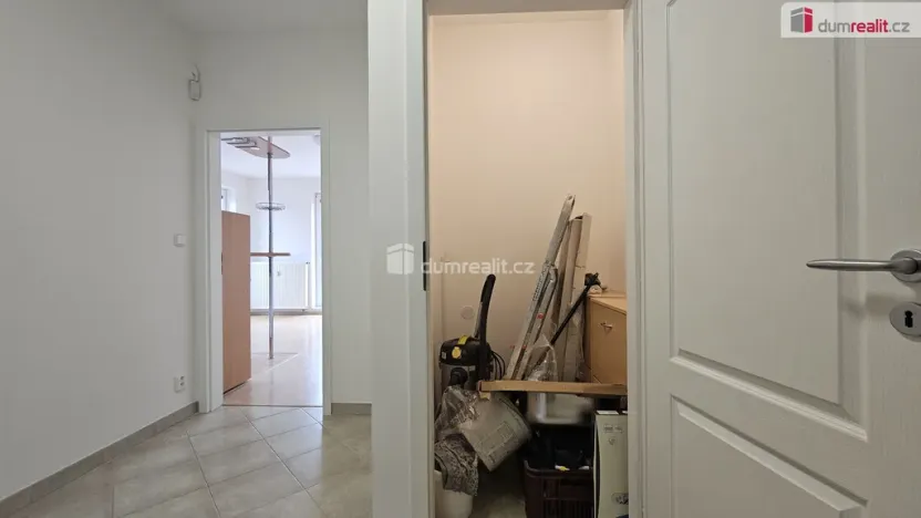 Pronájem bytu 2+kk, Praha - Záběhlice, Velenovského, 53 m2