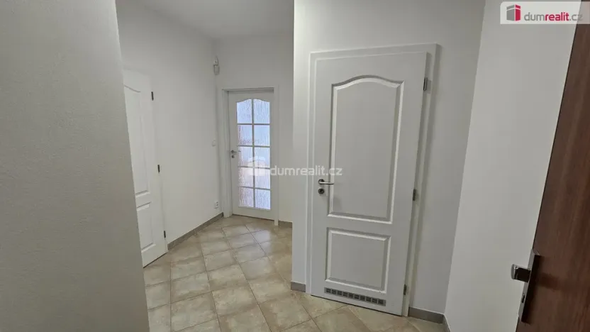 Pronájem bytu 2+kk, Praha - Záběhlice, Velenovského, 53 m2