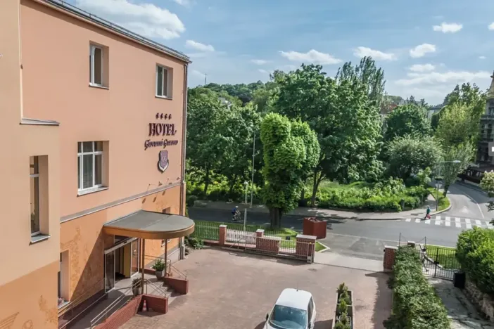 Prodej ubytování, Teplice, Vrchlického, 1500 m2