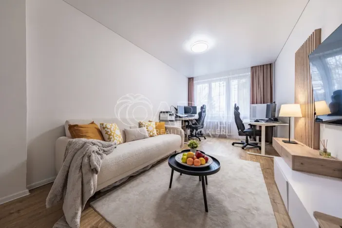 Prodej bytu 2+1, Unhošť, Komenského, 52 m2