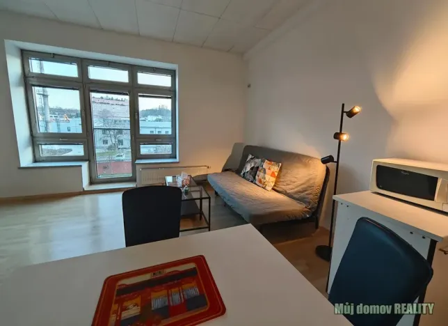 Pronájem bytu 1+kk, Praha - Libeň, Českomoravská, 42 m2