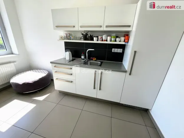 Pronájem kanceláře, Uherské Hradiště, Stojanova, 20 m2