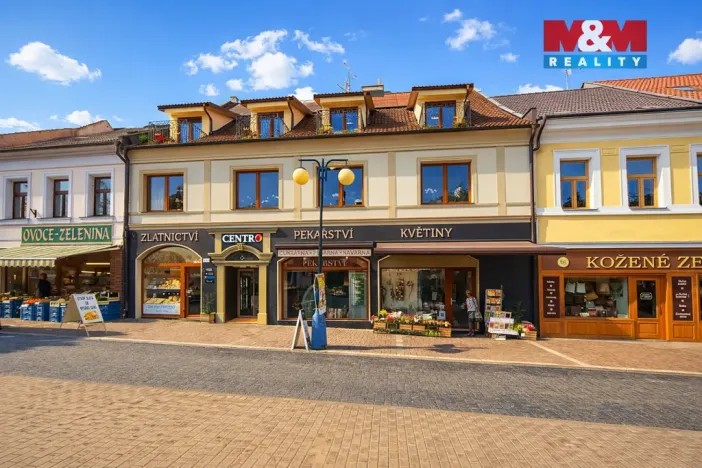 Pronájem obchodního prostoru, Benešov, Masarykovo náměstí, 38 m2