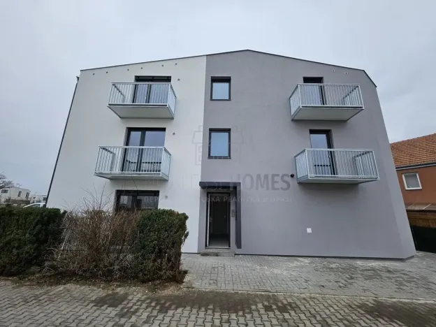 Pronájem bytu 1+kk, Jenštejn, Kovářská, 28 m2