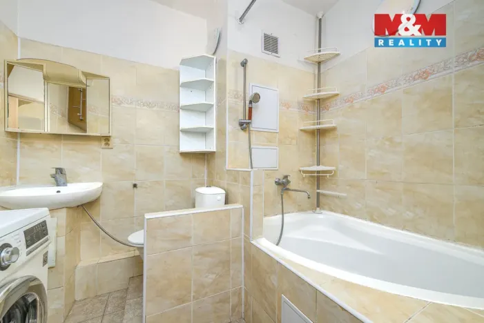 Prodej bytu 3+1, Pardubice - Studánka, Lidmily Malé, 57 m2