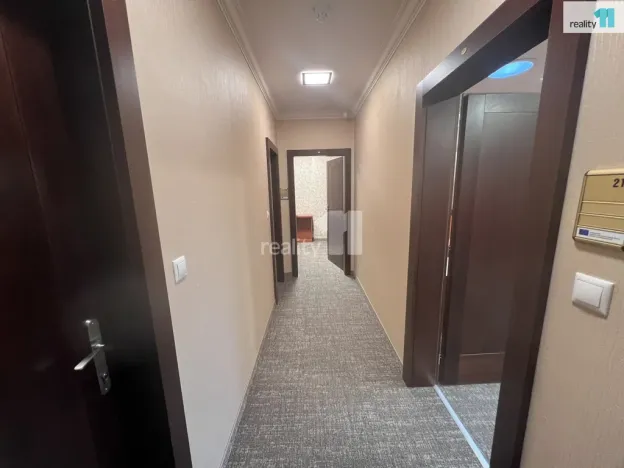 Pronájem kanceláře, Karlovy Vary - Dvory, Chebská, 75 m2