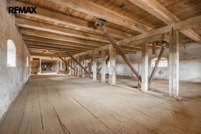 Prodej historického objektu, Žerotice, 1000 m2
