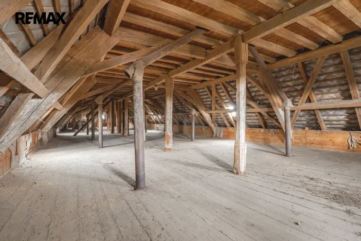 Prodej historického objektu, Žerotice, 1000 m2