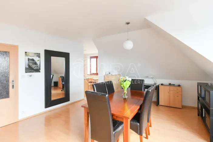 Prodej bytu 3+1, Jesenice, Platanová, 84 m2