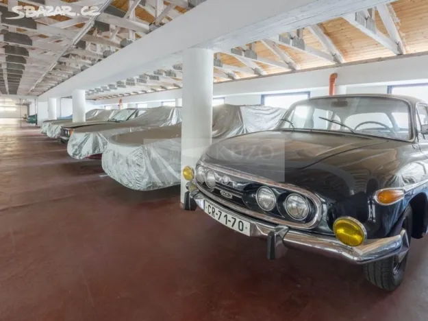 Pronájem garážového stání, Praha, Pešlova, 14 m2