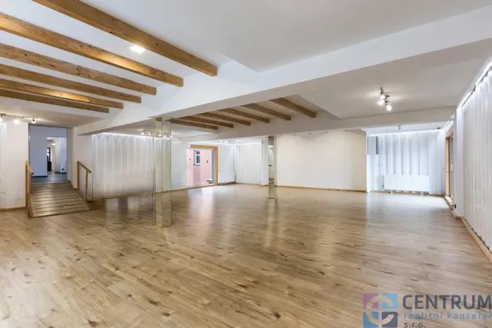 Pronájem obchodního prostoru, Jablonec nad Nisou, Pražská, 243 m2