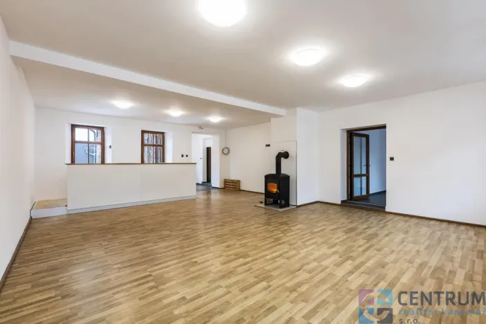 Pronájem obchodního prostoru, Jablonec nad Nisou, Pražská, 243 m2