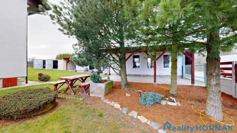 Prodej rodinného domu, Stádlec, 360 m2