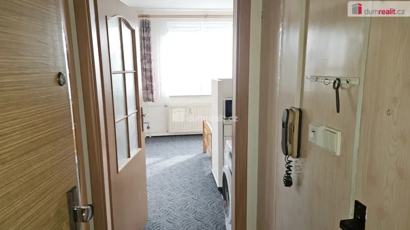 Pronájem bytu 1+kk, Praha - Zličín, Nedašovská, 38 m2