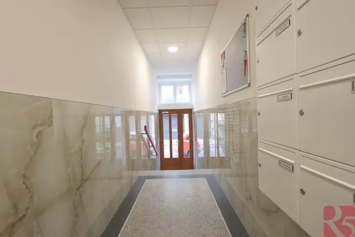 Pronájem bytu 1+kk, Praha - Nusle, Sdružení, 28 m2