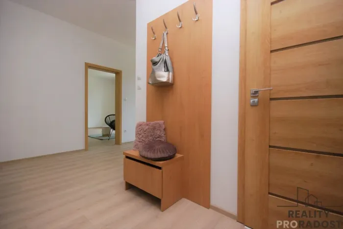 Pronájem bytu 2+kk, Břeclav, Stromořadní, 43 m2