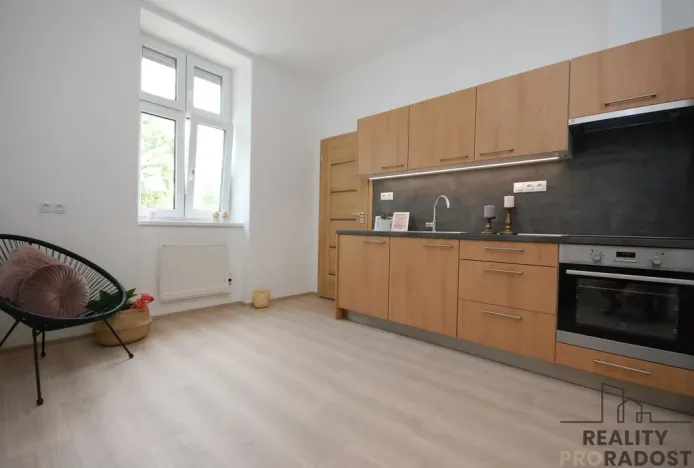 Pronájem bytu 1+1, Břeclav, Stromořadní, 43 m2