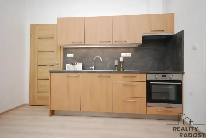 Pronájem bytu 1+1, Břeclav, Stromořadní, 43 m2