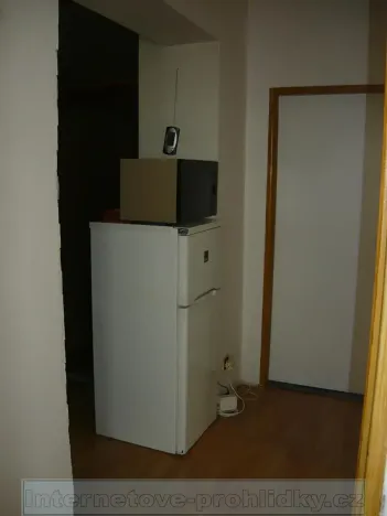 Pronájem pokoje, Praha - Kobylisy, Klapkova, 14 m2