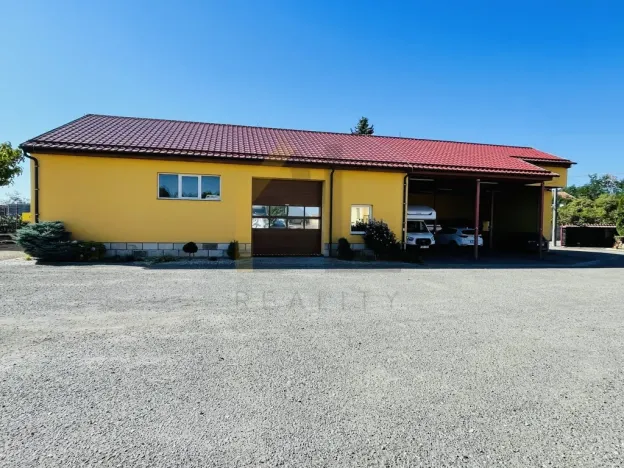 Prodej komerční nemovitosti, Břeclav, Široký dvůr, 1700 m2