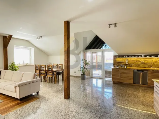 Prodej komerční nemovitosti, Břeclav, Široký dvůr, 1700 m2