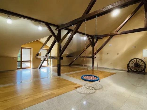 Prodej komerční nemovitosti, Břeclav, Široký dvůr, 1700 m2