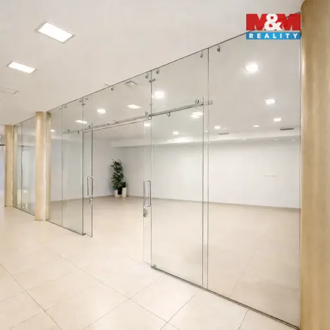 Pronájem obchodního prostoru, Benešov, Masarykovo náměstí, 50 m2