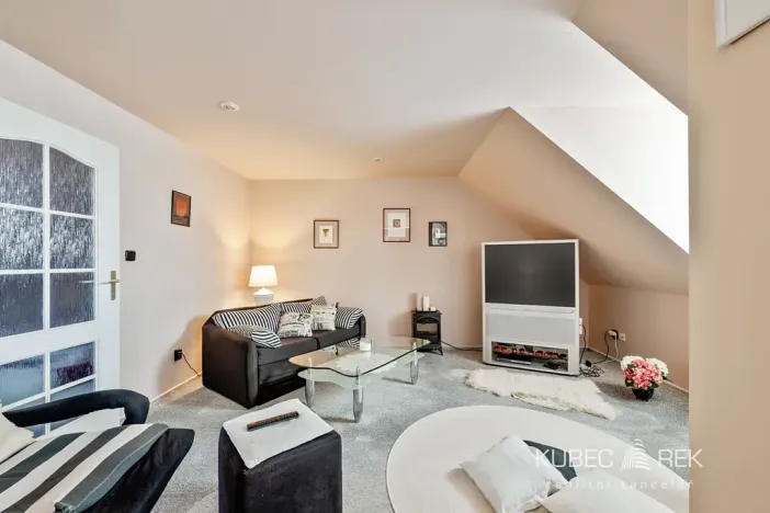 Prodej rodinného domu, Malšice, Lomská, 240 m2