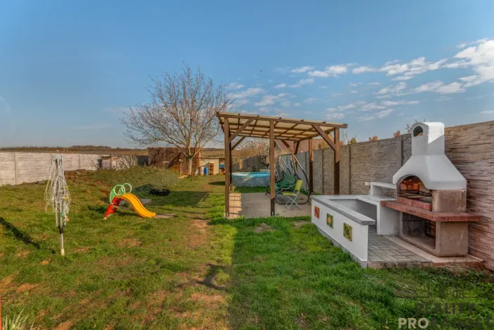 Prodej rodinného domu, Znojmo - Načeratice, 125 m2