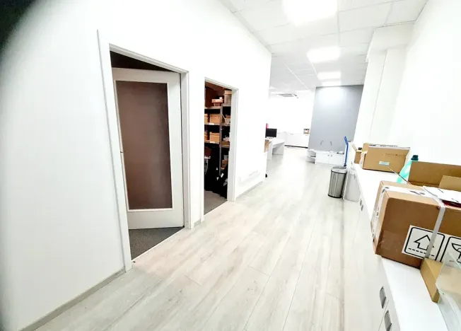 Pronájem obchodního prostoru, Praha - Libeň, Pod bání, 226 m2