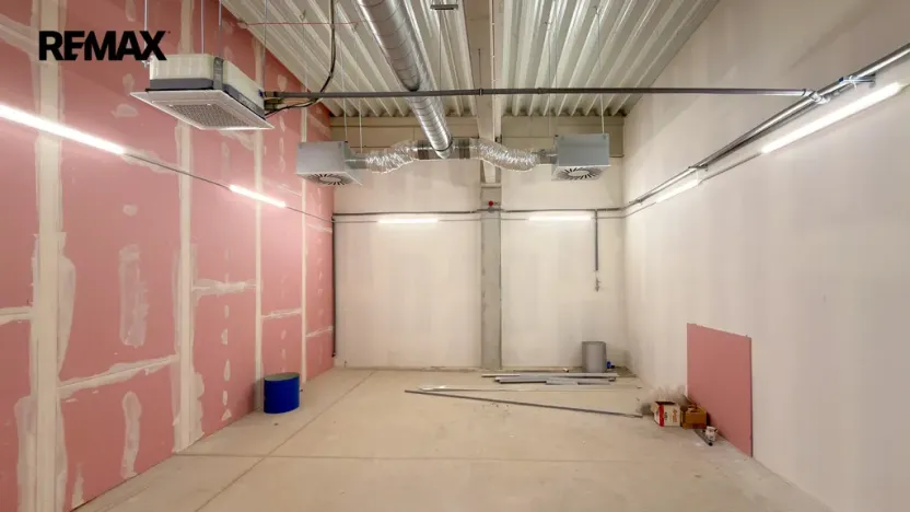 Pronájem skladu, Úpice, 88 m2