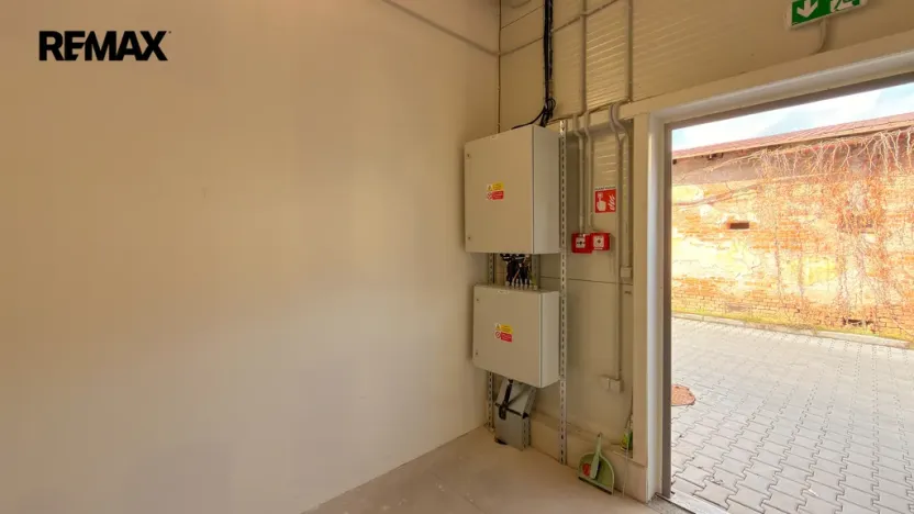 Pronájem skladu, Úpice, 88 m2