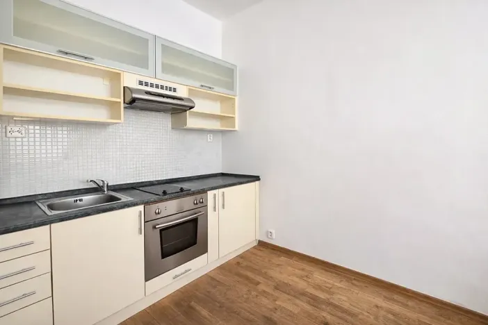 Pronájem bytu 2+kk, Praha - Vršovice, Slovinská, 43 m2
