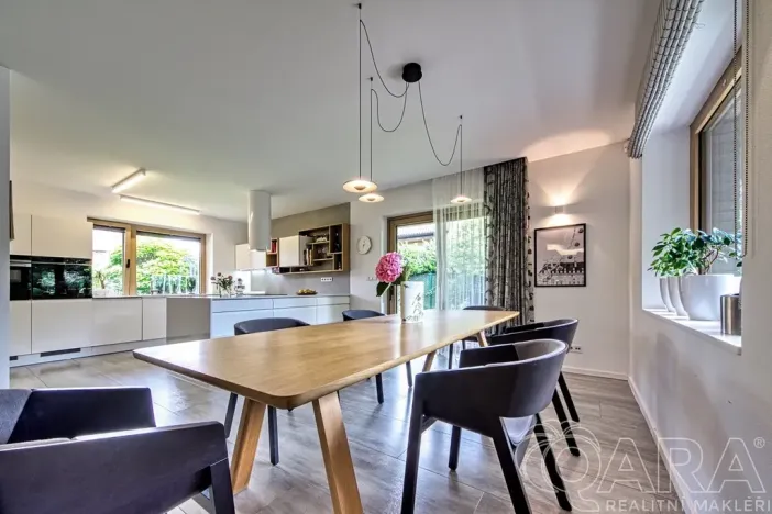 Prodej rodinného domu, Babice, Lomená, 293 m2