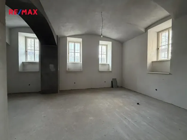 Pronájem obchodního prostoru, Praha - Nové Město, Koubkova, 89 m2